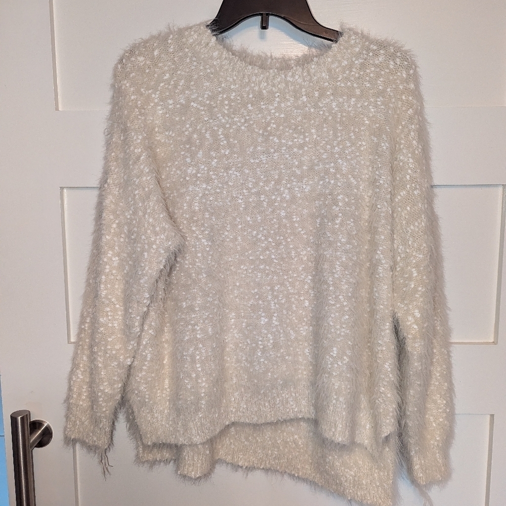 Women's Molly Bracken crewneck super soft white and ivory sweater Size S/M - Picture 1 of 4